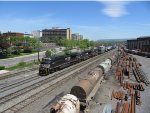 NS 4619 leads a train